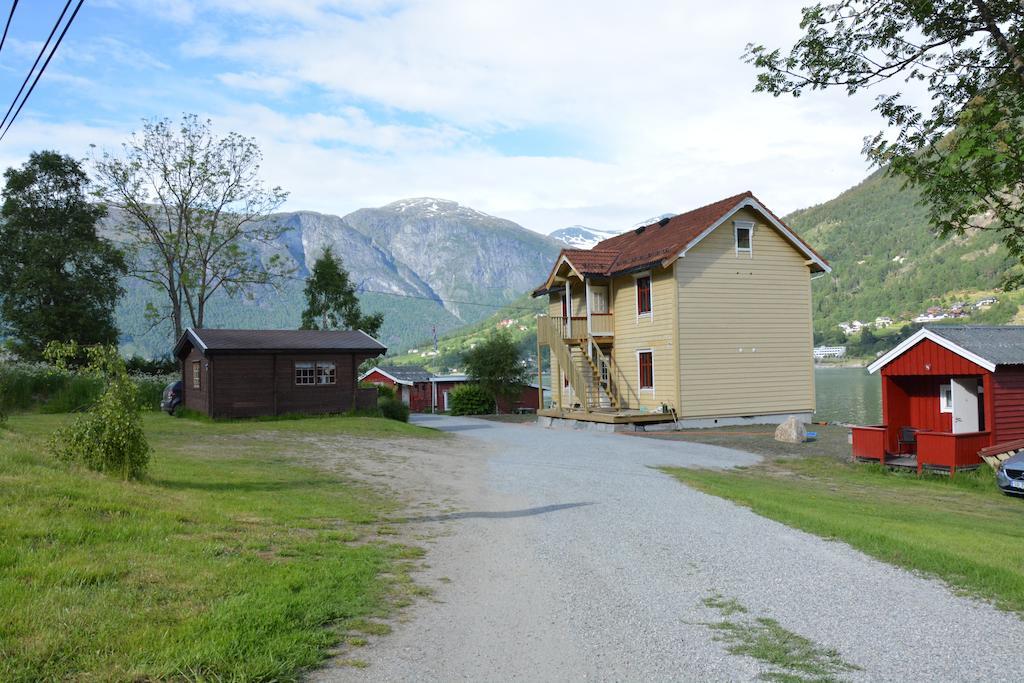 Nesset Fjordcamping Hotel Olden Exterior photo