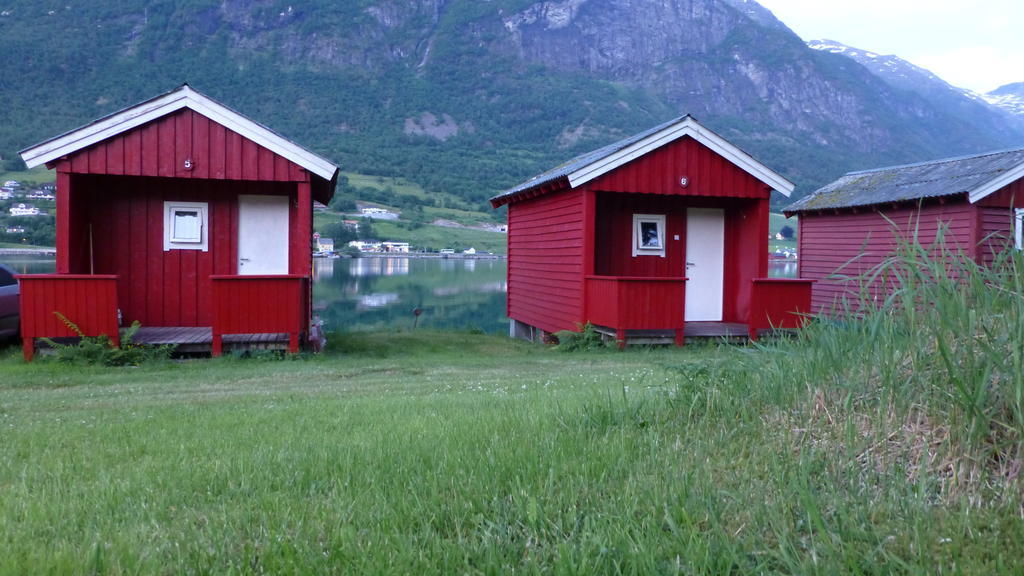 Nesset Fjordcamping Hotel Olden Exterior photo